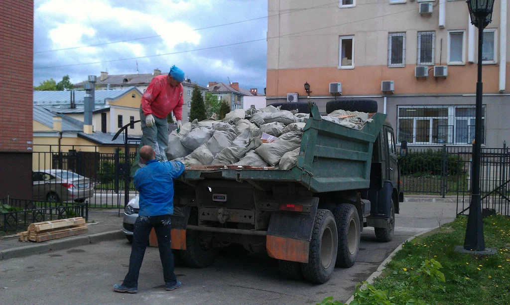Вывоз строительного мусора в Губахе от 1659 руб. – ПроМусор