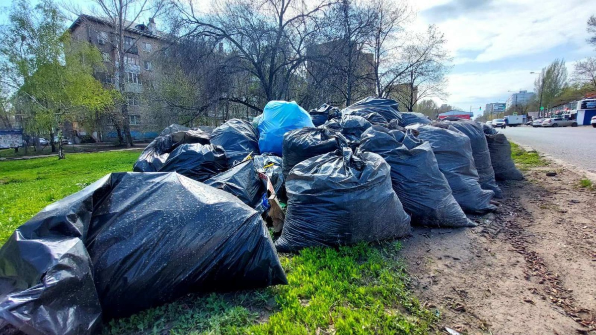 Вывоз и утилизация мусора после субботника в Губахе в октябре