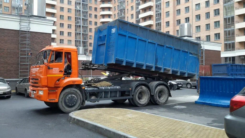 Аренда пухто для вывоза строительного и бытового мусора в Губахе в октябре