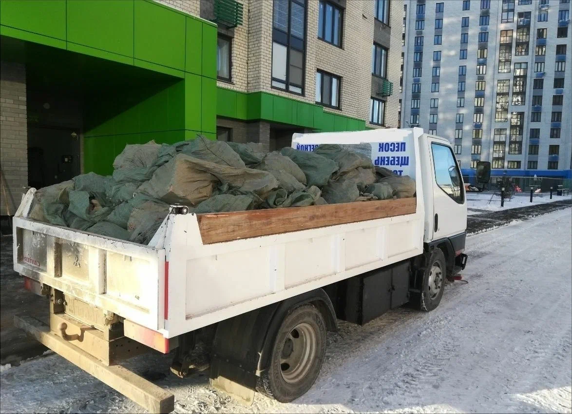 Вывоз мусора грузовым фургоном 3 тонны в Губахе — цена от 1399 руб., ПроМусор