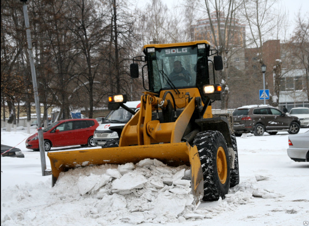 Аренда трактора для уборки снега в Губахе от ПроМусор – цена от 1037 руб., быстро и недорого