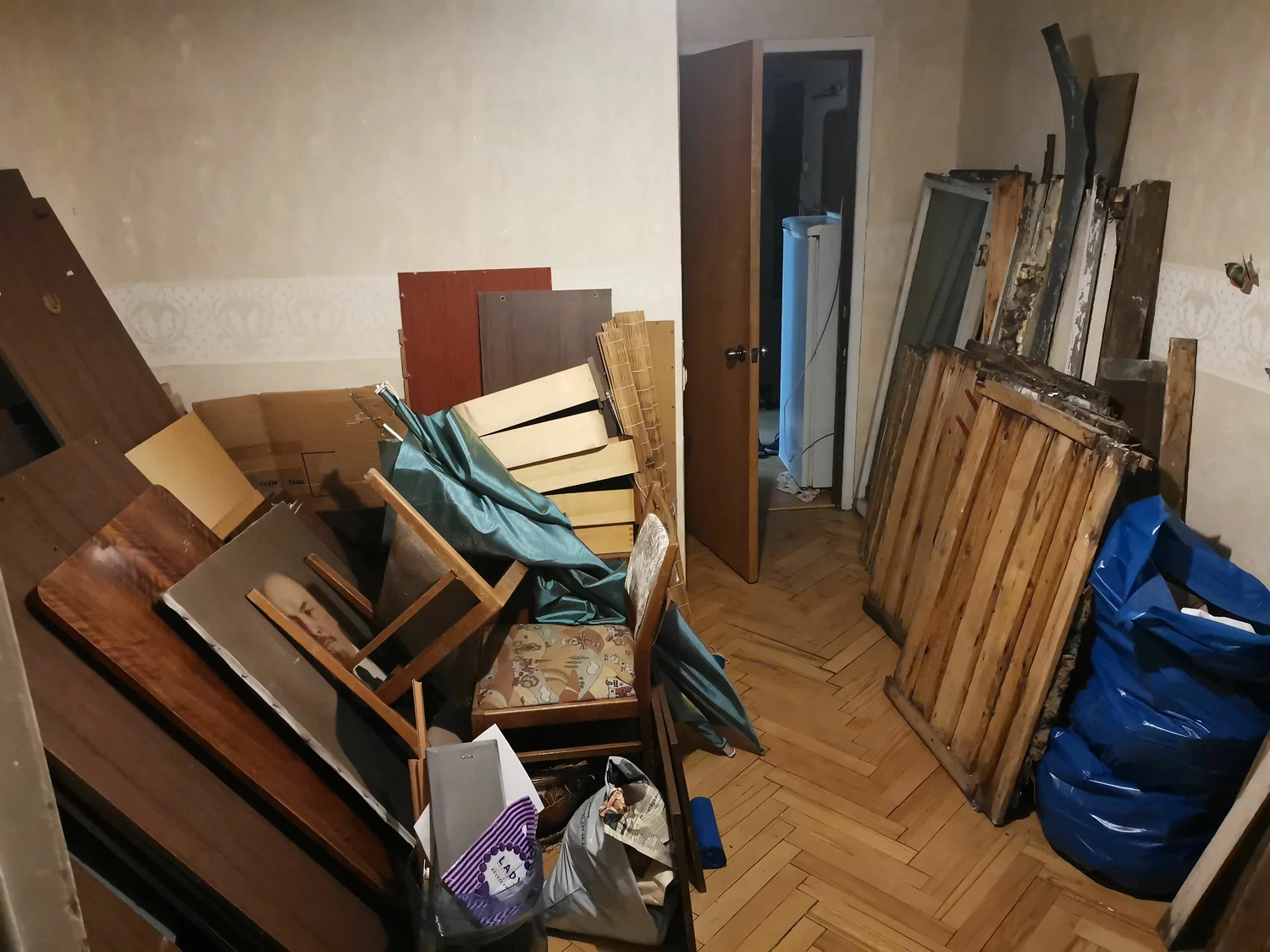Демонтаж мебели с вывозом и утилизацией в Губахе в октябре